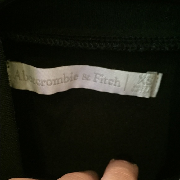 **SOLD**Abercrombie & Fitch Long Sleeve Crop Top - Picture 6 of 8